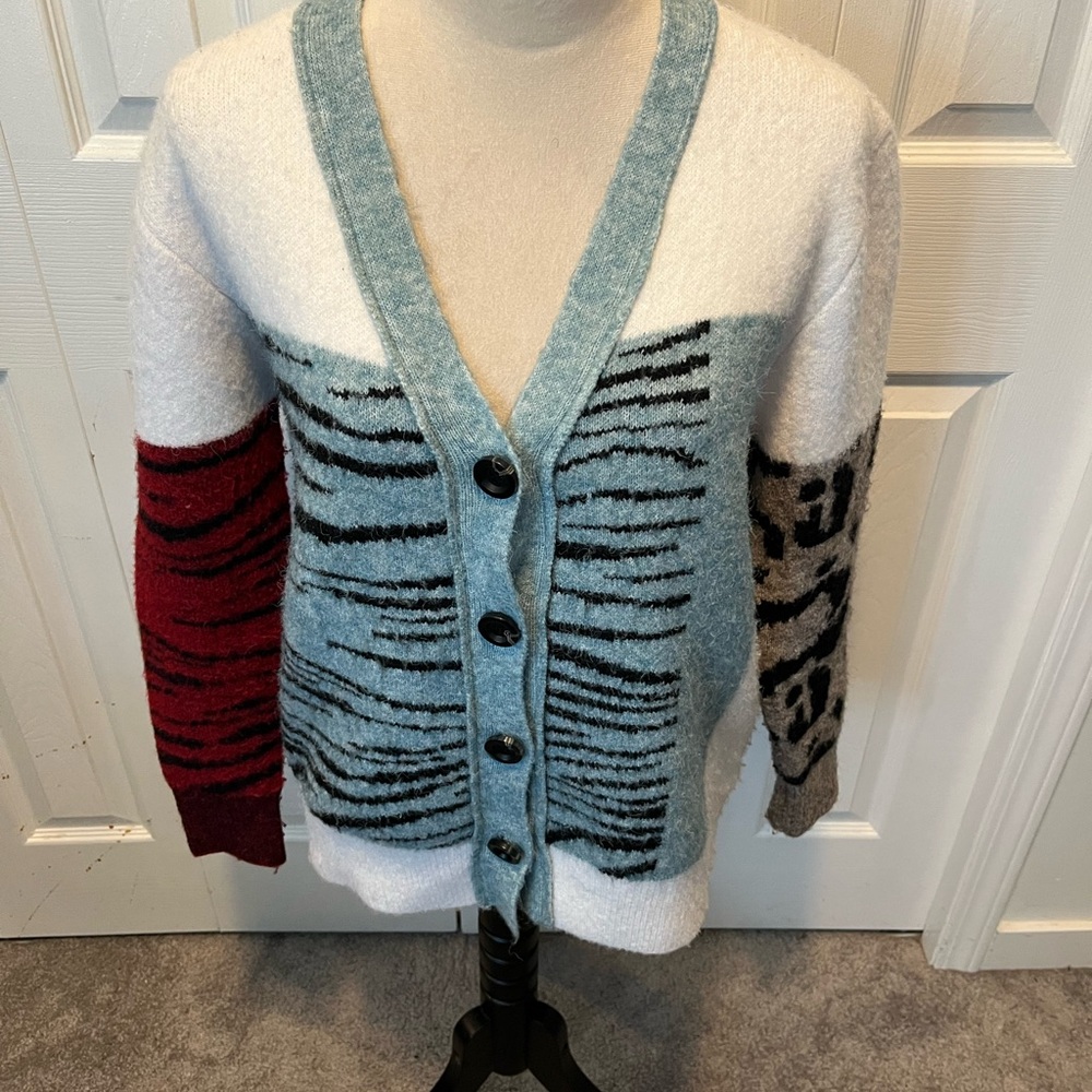 TNGT size S cardigan